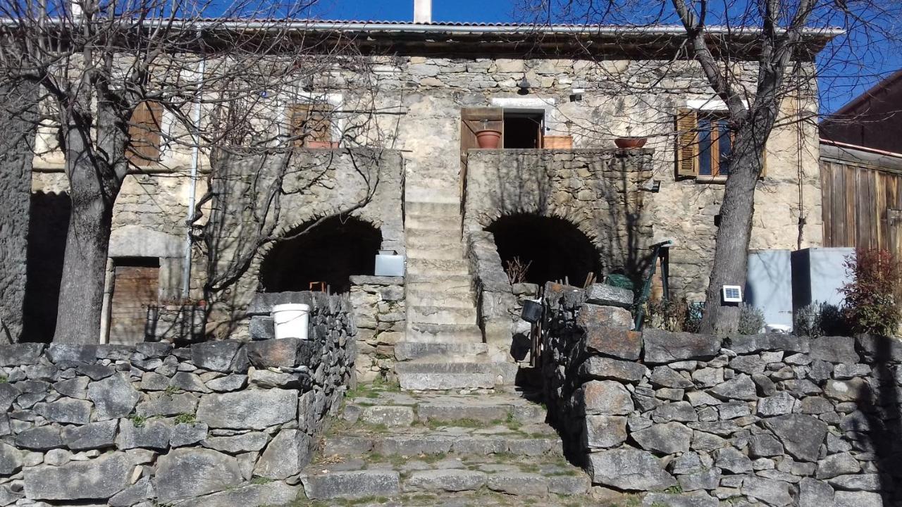 Chambre D'Hote Maison De Caractere Calacuccia Exteriér fotografie